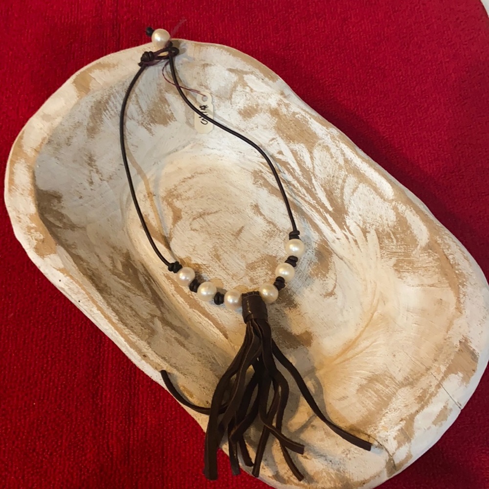 Choker dark leather with tassel and pearls
